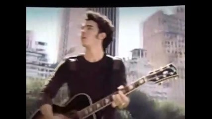 Jonas - Love Is On Its Way