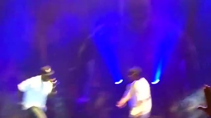 Роналдиньо се забавлява появи се на концерт на 50 Cent 