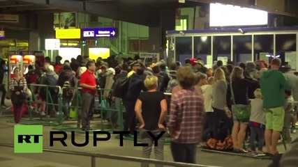 Хиляди мигранти пристигнаха на централната гара в Мюнхен