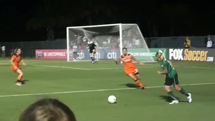 Женски футбол-удивителен гол на Меган Рапино