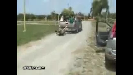 Лошо паднаха тези момичета