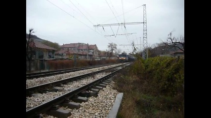 Влак на Бжк с локомотив 400534