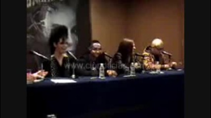 tom is bleching during an interview ;d 