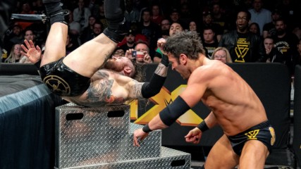 Алистър Блек срещу Родерик Стронг: WWE 20.2.2019