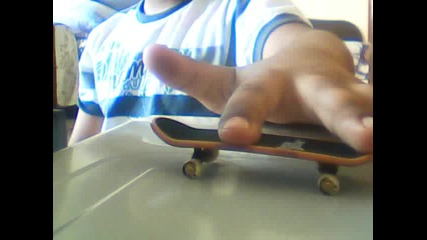 How to Creat Ollie on Fingerboard