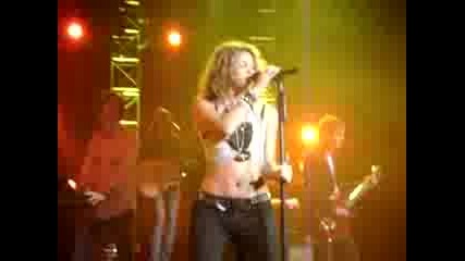 Shakira La Tortura Jingle Ball 2005