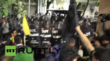 Еквадор: Сблъсъци между протестиращи срещу правителството и полицаи в Кито