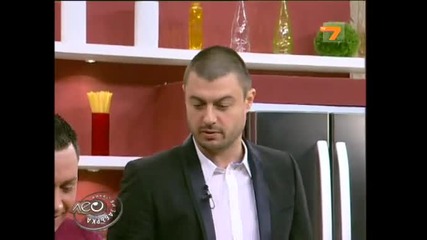 Николай Бареков готви с Лео лаврак с къри