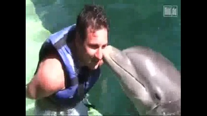Кой целува Лионел Меси !