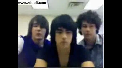 The Jonas Brothers - Live Chat