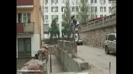 Байкъри правят екстремно шоу