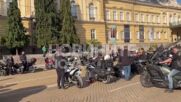 Мотористи затвориха движението на Площад "Княз Александър Батенберг" в знак на протест