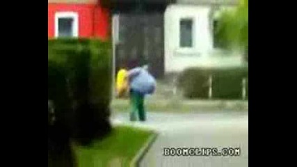 походка на алкохолик отиващ на работа 