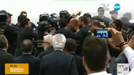 Надзиратели щурмуваха парламента на Бразилия