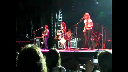 На живо Selena Gomez - Raund and Raund 