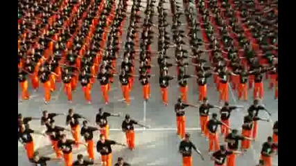танцуват затворници на песента на маикал джексан 