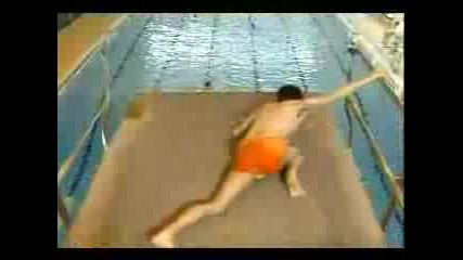 Mr. Bean goes to the swimming pool 