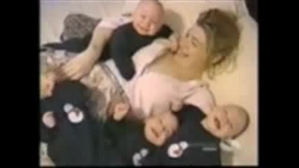 Бебета Четиризнаци Падат От Смях:)