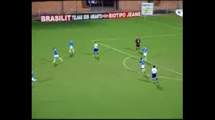 Вратар Вкарва Фенуменален Гол