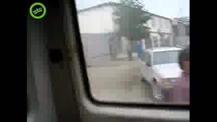 Дядовци Се Бият В Албания