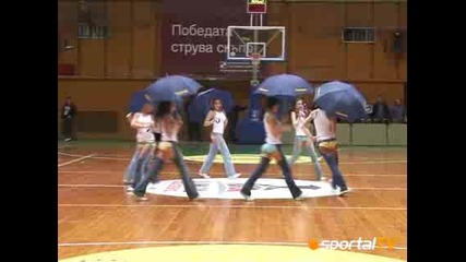 Красивите мажоретки на Лукойл Академик