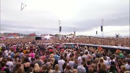 The Saturdays - Missing You (live @t4 On The Beach) 