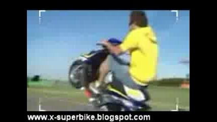 Valentino Rossi - Scooter stunt