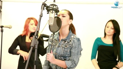 [ Live! Румънско! ] Dee-dee - Running Away