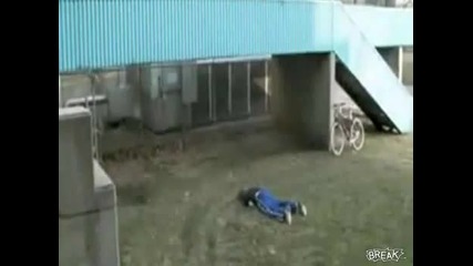 Паркур се пребива много злобно! - смях 