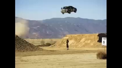 Ken Block скача 171 фута с Импреза