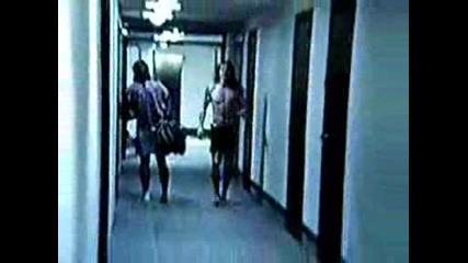 axl rose being funny in a hotel.avi