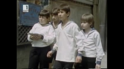 Българският сериал Мъже без мустаци (1989), 4 серия - Любовникът на госпожа Карагьозова [част 3]