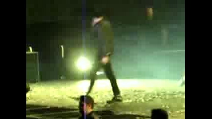 Mikey Way (MCR) пада на сцената