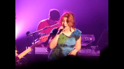 Kelly Clarkson Walk Away Live Postpalast, Munich February 2010 