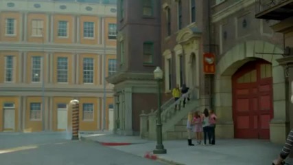 Ariana Grande - Put Your Hearts Up