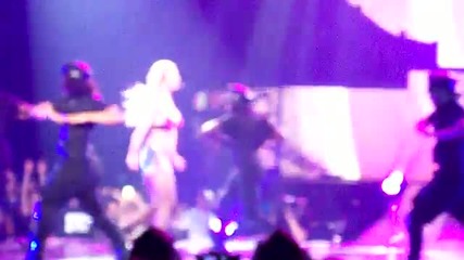 Britney Spears - Womanizer - Femme Fatale Tour на живо в Atlanta
