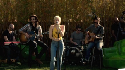 Miley Cyrus - Happy Hippie Presents׃ No Freedom ( Performed by Miley Cyrus)