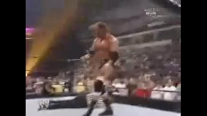 Трите Хикса победи Ренди Ортън в 3-та част на Royal Rumble 2005