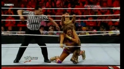 Wwe Raw 30.05.11 : Kelly Kelly and Eve vs The Bellas