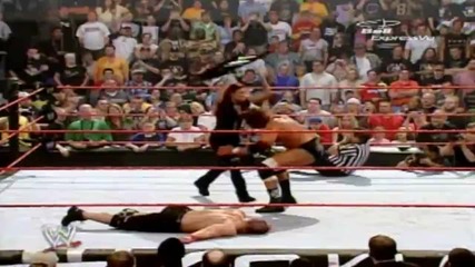 Triple H - Spine Buster
