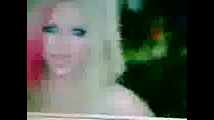 Avril~hot
