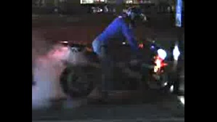 YAMAHA R1 Burnout