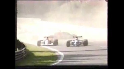 F1 Сена спира за да поморне на катастрофирал съперник 