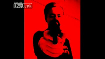 който Пека - Ерик Аувинен качва в Youtube ден преди да убие 8 души в училището си 