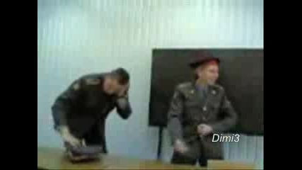 Руски Полицаи Танцуват - Много Смешно !