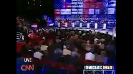 Излагация !!! Hillary Clinton пърди на живо предаване
