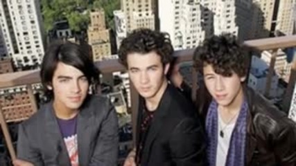 Jonas Brothers - Pushin Me Away Hq (new Song) + Lyrics 