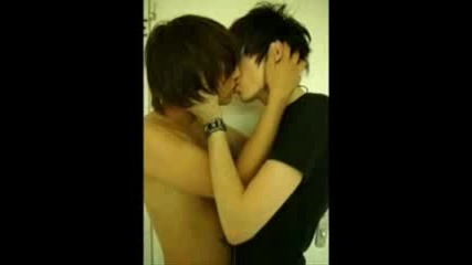 Emo kiss ;]