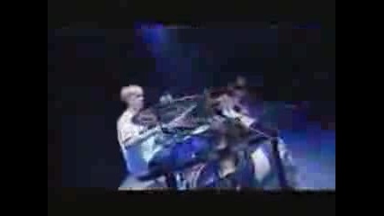 Backstreet Boys - Kevin & Nick playing 10.000 Promises