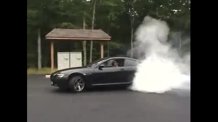 bmw_m6_drift_and_burning_out_cli